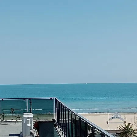 Carlotta Apartment *